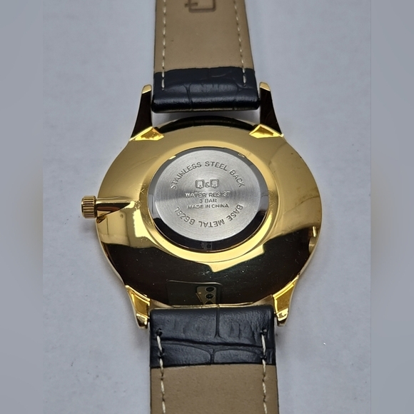 Q&Q Quartz Gold Tone 40mm Dress Watch Leather Strap New Battery IPG WR30M Mens L - Picture 11 of 11